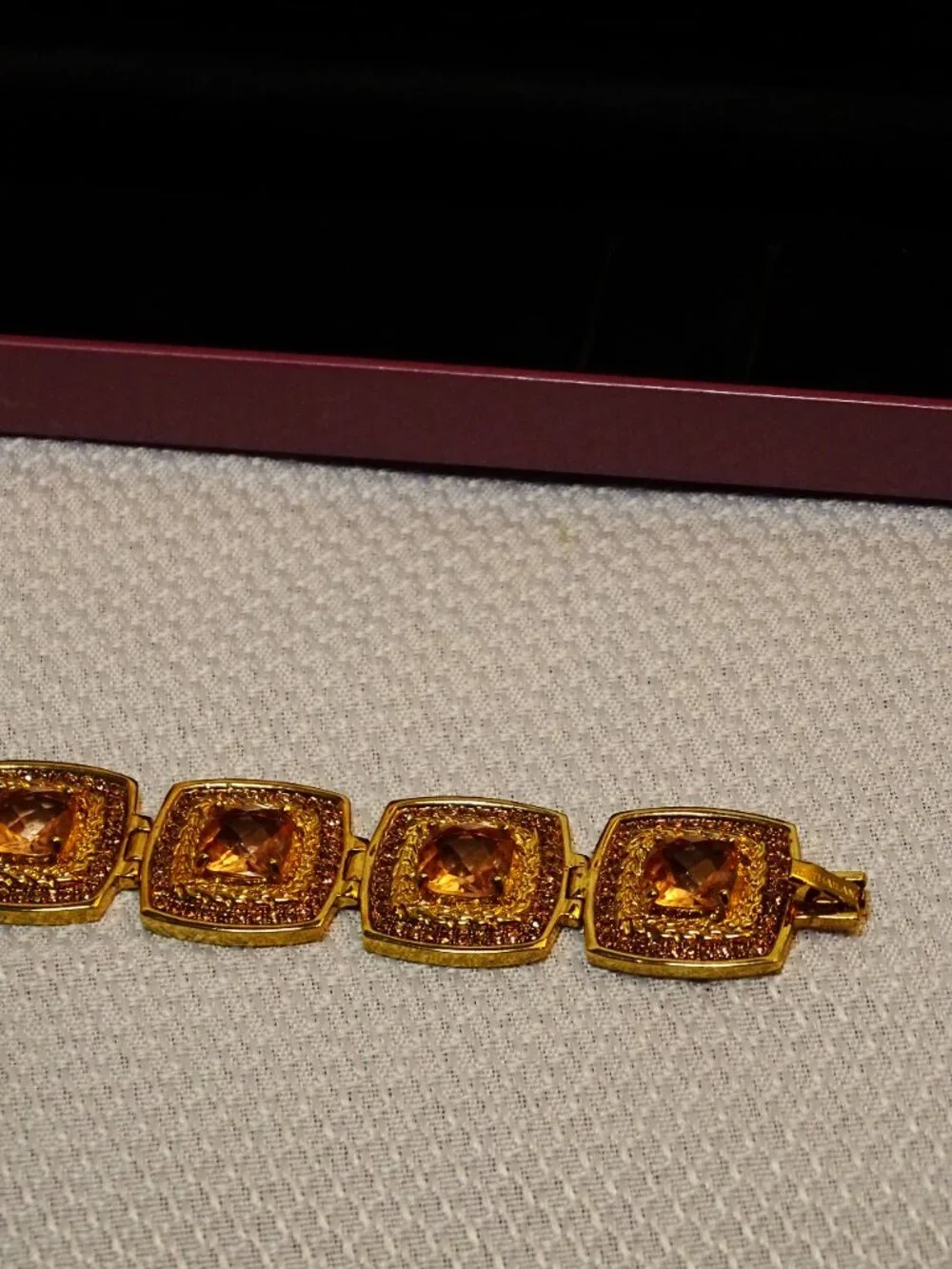 Suzanne Somers Beautiful Amber and Gold 7
